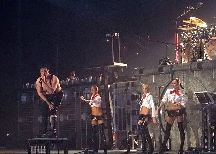 File:28.11.2004band.jpg