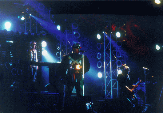 File:27.06.1998rammstein1.gif