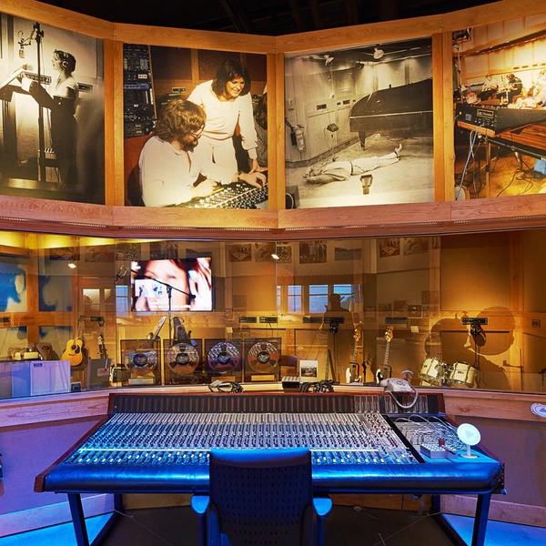 File:polarstudios-recreation.jpg