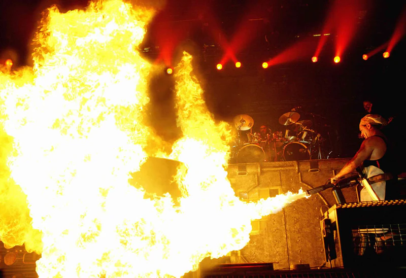 File:MT-Flamethrower-Guido Karp .jpg