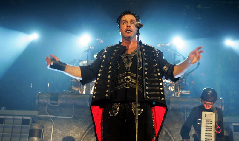File:22.11.2004band.jpg