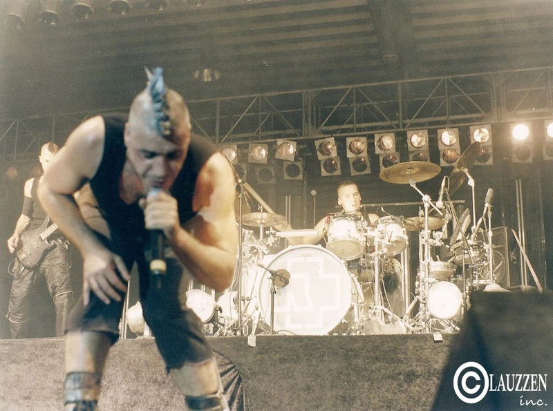 File:04.08.2001band.jpg