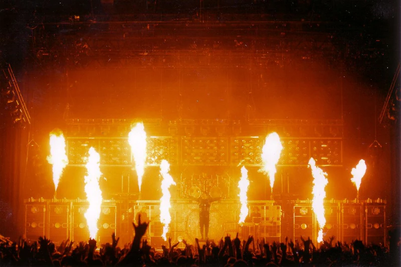 File:04.11.2004band.jpg