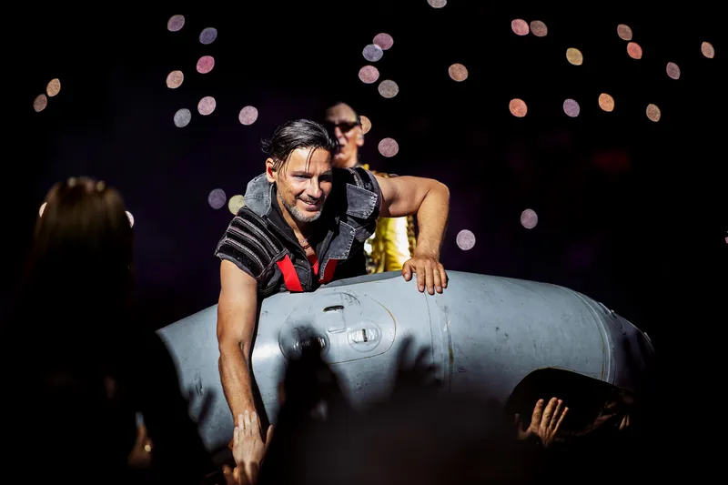 File:LiveinMexicoCityPromo 13.jpg