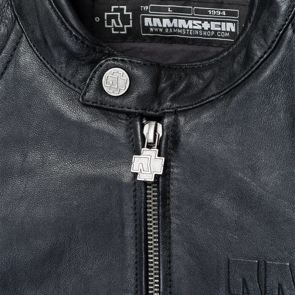 File:merch 1625 3.webp