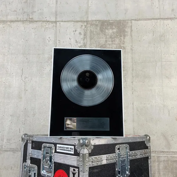 File:Mutter Platinum.jpg