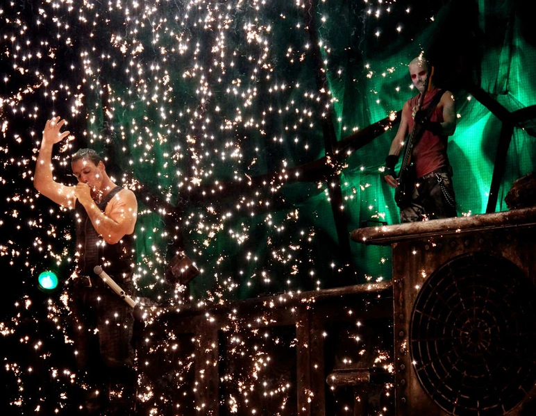 File:14.05.2012band.jpg