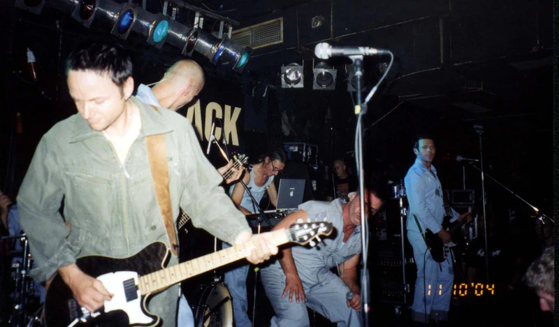 File:11-10-2004-band.jpg