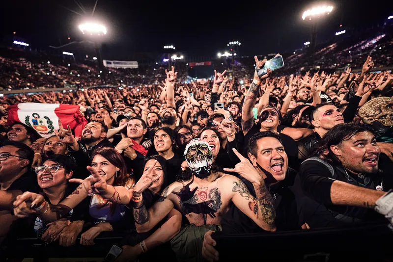 File:LiveinMexicoCityPromo 5.jpg