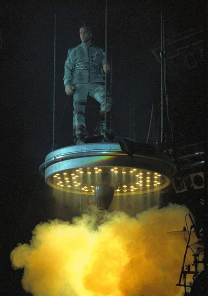File:Mutterufolight.jpg