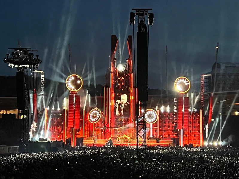 File:2022-05-30-stage.jpg