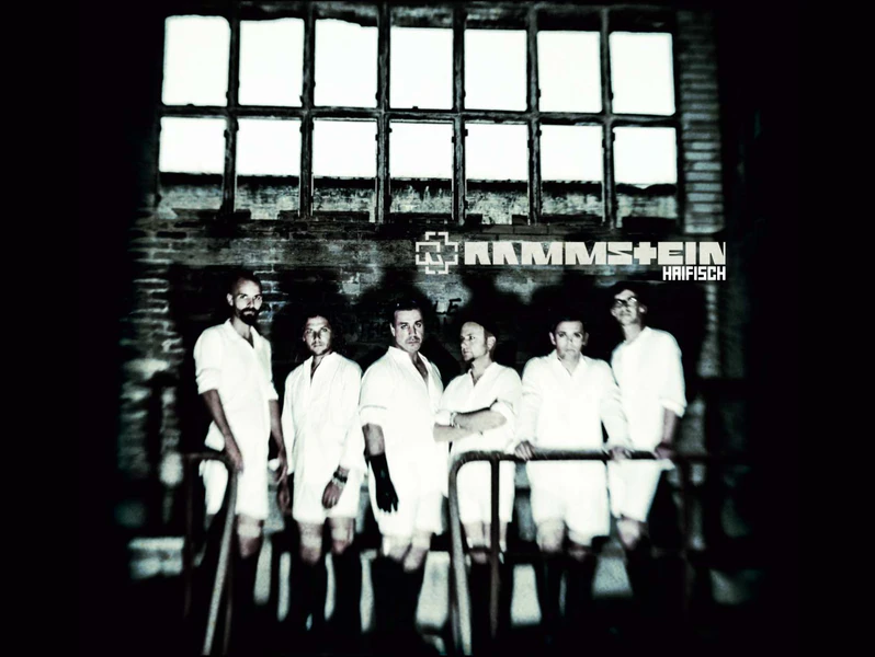 File:Digital Booklet Haifisch 1.png