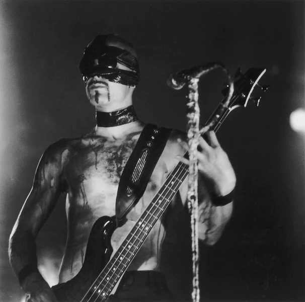 File:OlliTapeMask.jpg