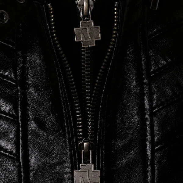 File:merch 2070 4.webp