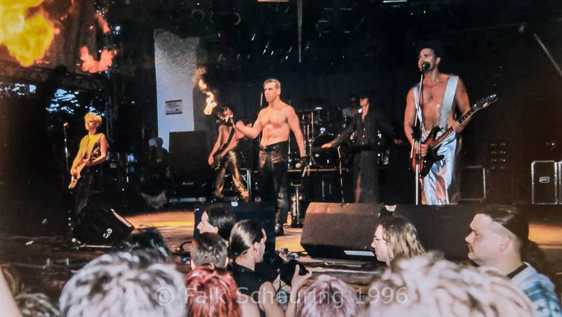 File:08.06.1996band.jpg