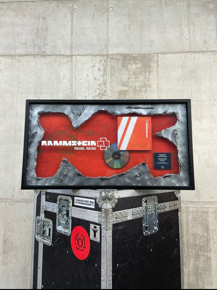 File:Schneider Reise Platinum Switzerland.jpg