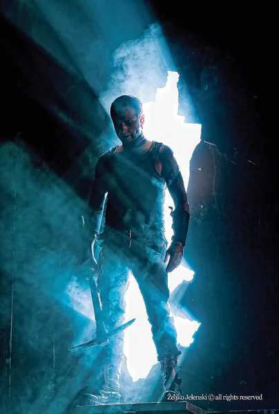 File:ItsMyTurnToDestroyTheWall.jpg