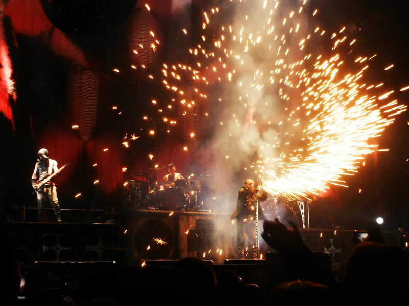 File:18.05.2012band.jpg