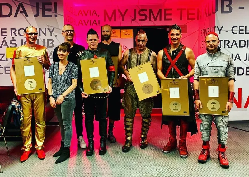 File:untitledgoldawards.jpg