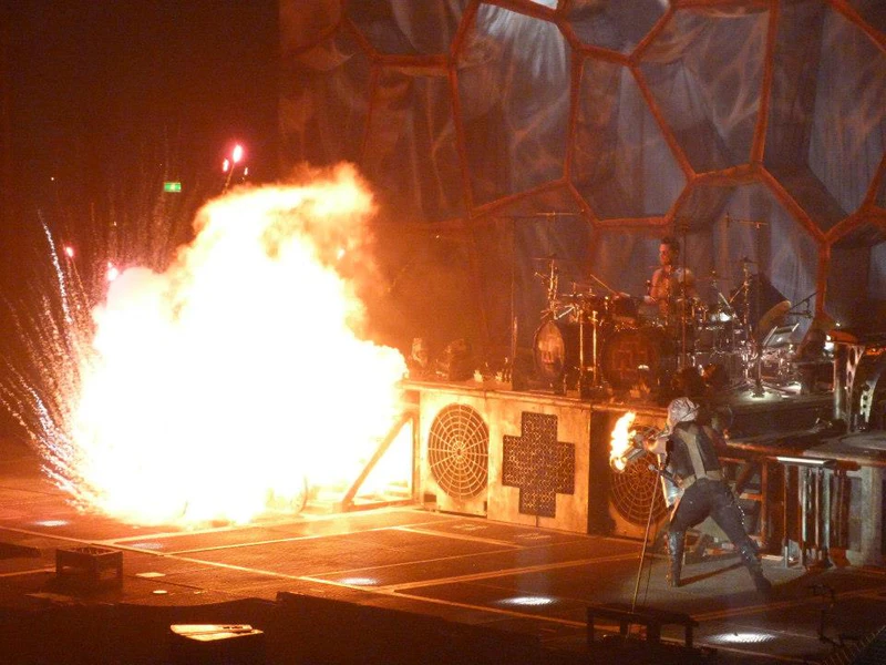 File:26.04.2013band.jpg